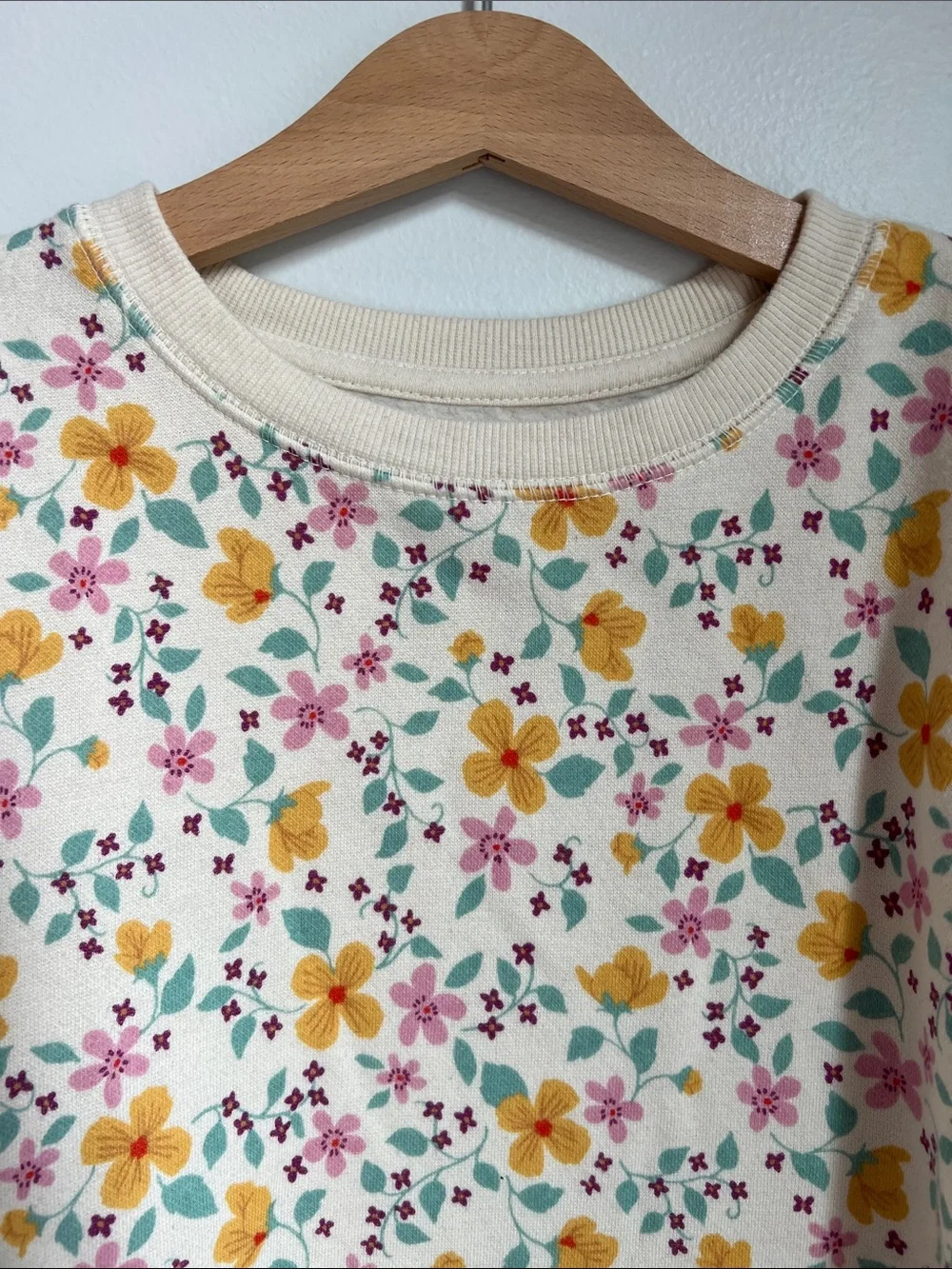 Cat & Jack | Kids Cream Floral Crewneck Sweatshirt Yellow & Pink Flowers Size L